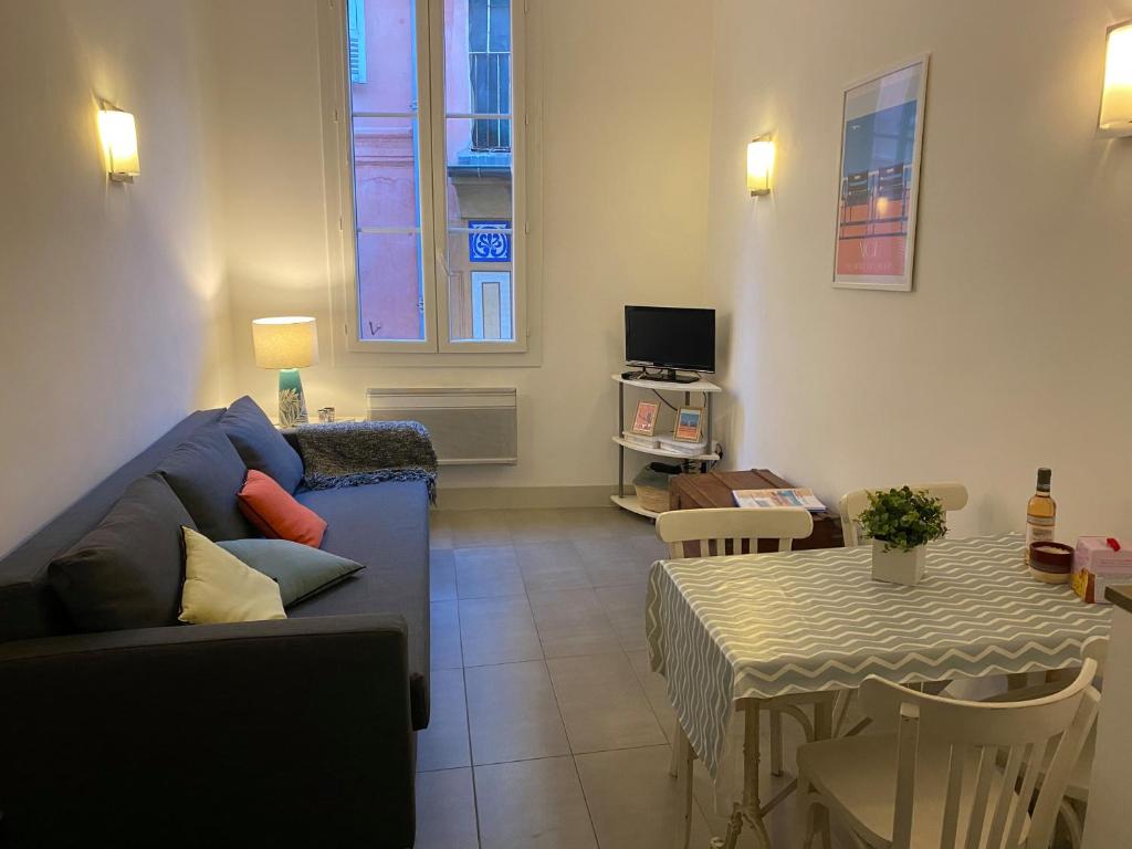 Appartement In the heart of Old Nice - 2min. from Cours Saleya and Promenade des Anglais 31 Rue Droite 06300 Nice