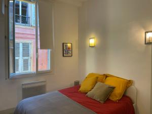 Appartement In the heart of Old Nice - 2min. from Cours Saleya and Promenade des Anglais 31 Rue Droite 06300 Nice Provence-Alpes-Côte d\'Azur