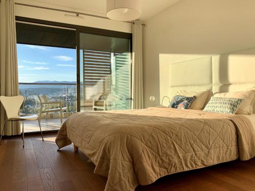 Incredible views of Nice in a calm luxury complex & big park