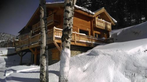 Appartement indépendant dans un beau chalet Égat france