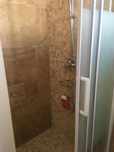 independent house of 30m2 near creeks
