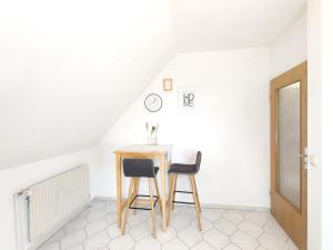 INIKAMA: Bohemian Designer Apartment – Netflix