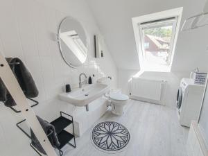INIKAMA: Designer Apartment im Grünen – Netflix