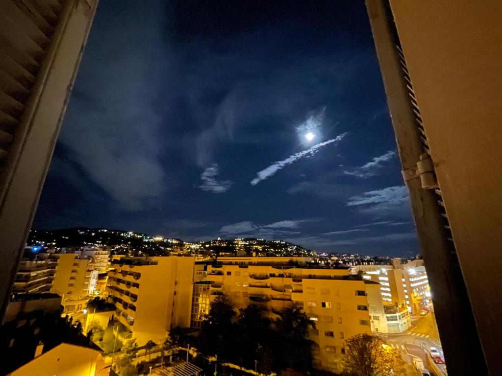 Inn CLOUDS Cannes 4 Avenue Jean de Lattre de Tassigny, 06400 Cannes