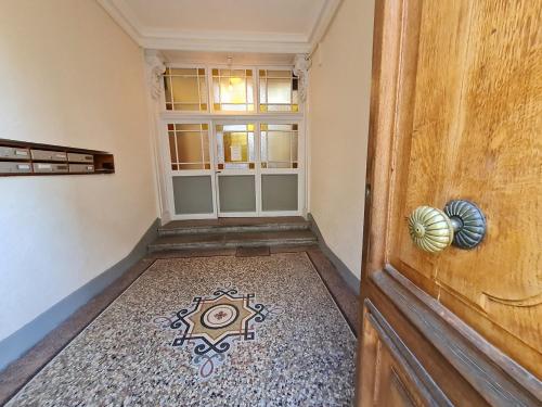 Appartement intra muros 8 personnes climatisé Wifi stationnement facile Avignon france