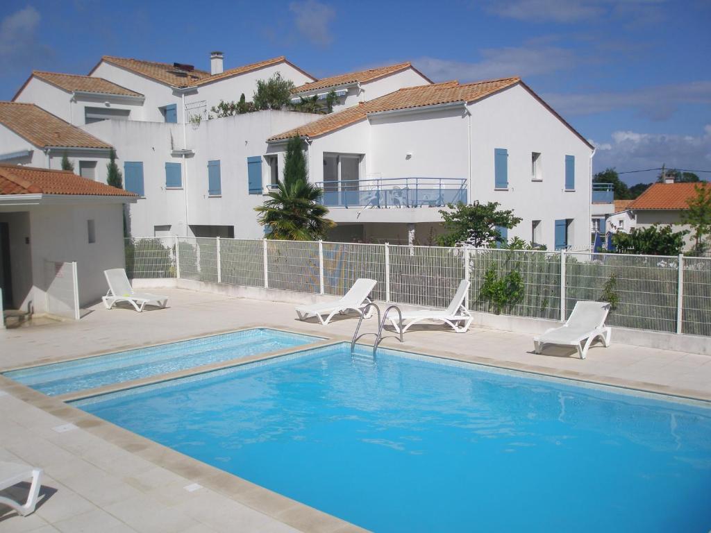 Inviting Apartment in Freyung with Sauna, Indoor Pool 94078 Freyung