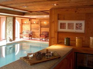 Inviting apartment in Le Mon tier les Bains with pool