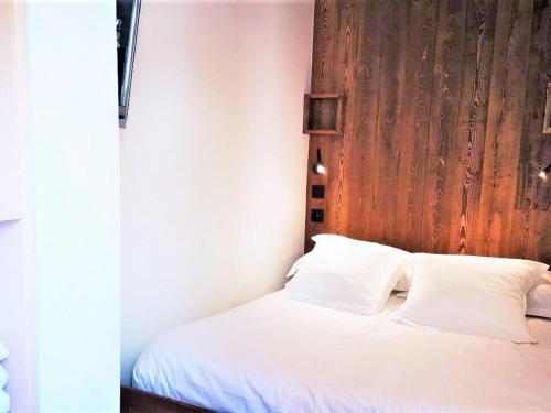 Inviting apartment in Le Mon tier les Bains with shared pool