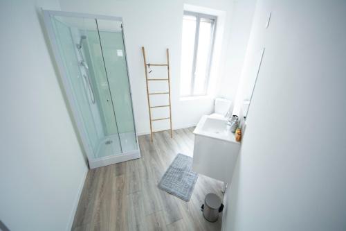 IVOIRIA !!! SUBLIME Studio HOME STAGING AU CENTRE VILLE !!!