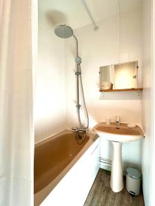 Appartement Izar YourHostHelper 4 Rue aux Namps 14000 Caen Normandie