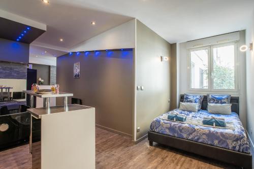 Jacuzzi, appart moderne, 30 mètres de la mer