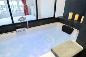 Appartement Jacuzzi-Nice quartier des musiciens-Loft 25 Avenue Thiers 06000 Nice Provence-Alpes-Côte d\'Azur