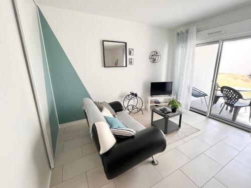 Jacuzzi / Parking Privé / Terrasse / Au pied du tram