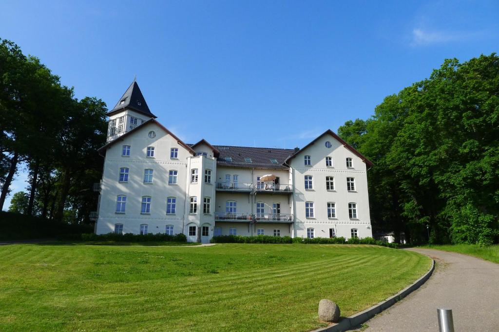 Appartement Jadgschloss zu Hohen Niendorf Parkstraße 19 18230 Hohen Niendorf