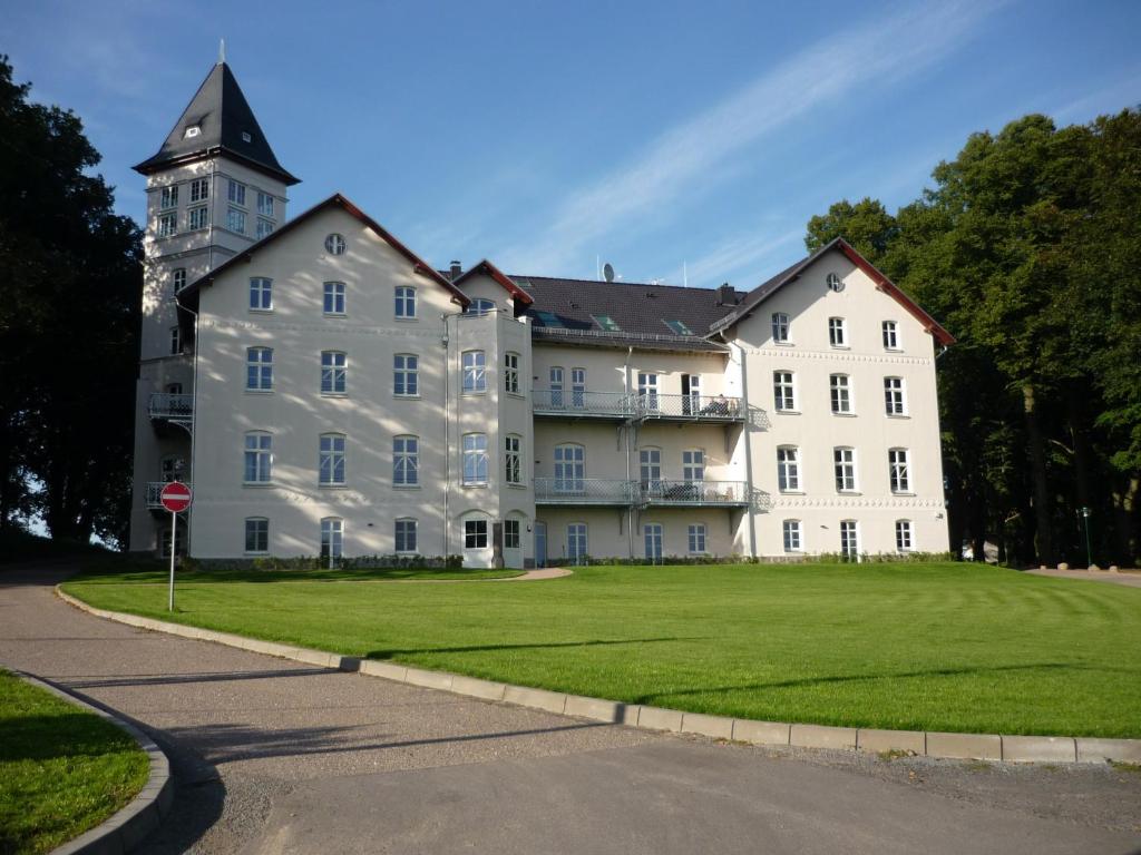 Appartement Jagdschloss zu Hohen Niendorf Parkstr. 19 18230 Kühlungsborn