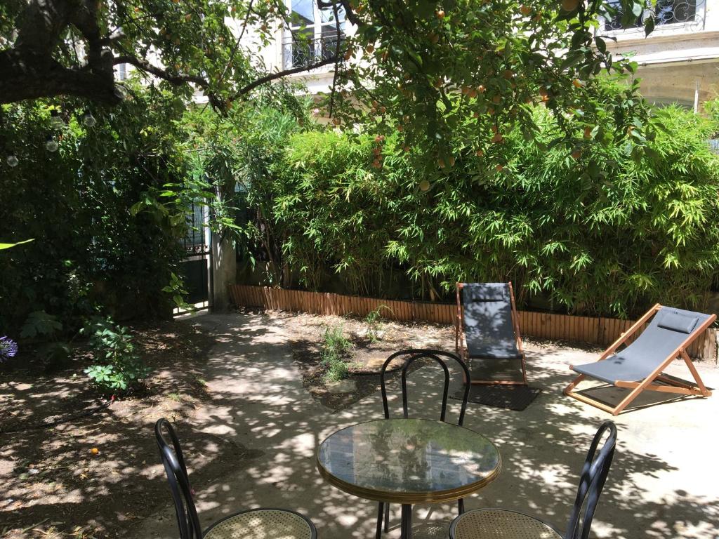 Appartement Jardin au calme, au cœur d'un hôtel particulier 10 Rue du Roi René 84000 Avignon