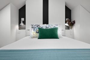Jasmine Loft
