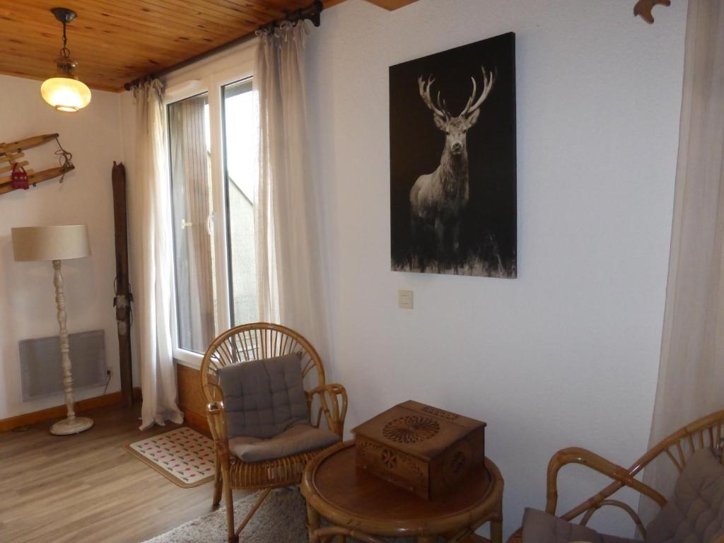 Appartement Jausiers Village A 28 JAUSIERS VILLAGE BAT A1 N°28 ENTREE POINTE FINE 04850 Jausiers