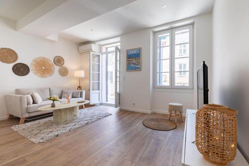 Joli 36 m avec BALCON près du Chateau !