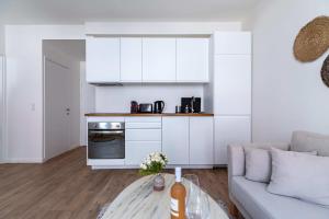 Joli 36 m avec BALCON près du Chateau !