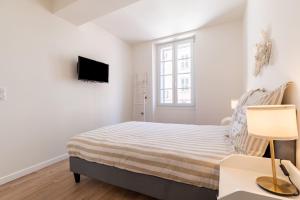 Joli 36 m avec BALCON près du Chateau !