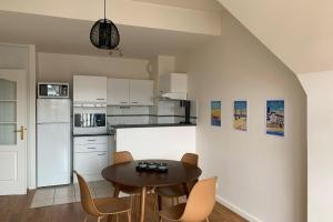 JOLI 41 m avec wifi et BALCON proche de la PLAGE