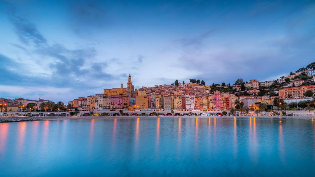 Joli Appart 29m2 en Vieille Ville Menton 2 mins de la mer 18 Traverse du Vieux Château 22, 06500 Menton
