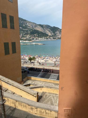 Joli Appart 29m2 en Vieille Ville Menton 2 mins de la mer