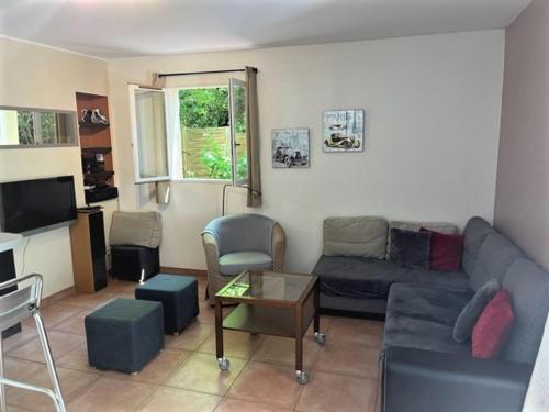 Joli appart T2, jardin et piscine privé