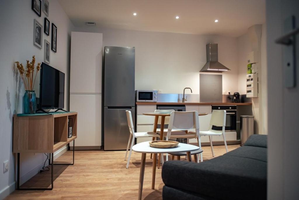 Joli appartement avec balcon et vue sur la ville