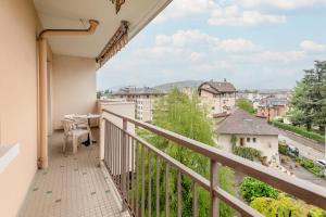 Joli appartement avec balcon et vue sur la ville