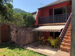 Joli appartement avec balcon, jardin et garage - vue sur montagne