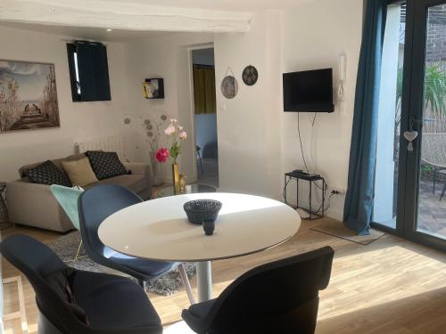 Joli appartement avec cour privée proche gare & centre ville
