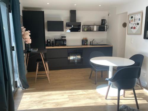 Joli appartement avec cour privée proche gare & centre ville