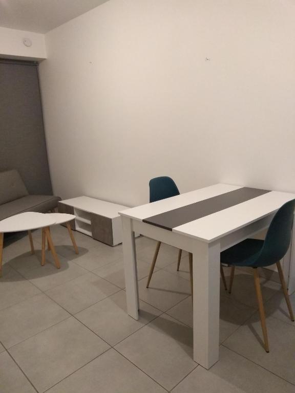 Joli appartement de charme rénové en centre ville 07200 Aubenas