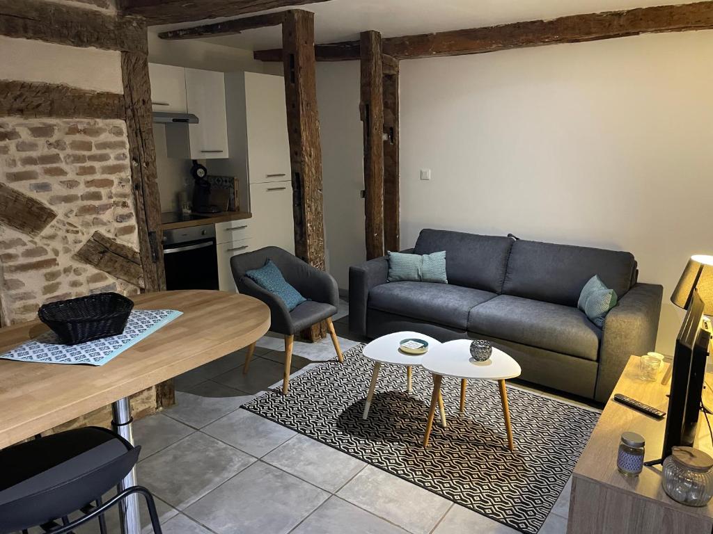 Appartement Joli appartement quartier historique 22 Rue Voltaire 03000 Moulins