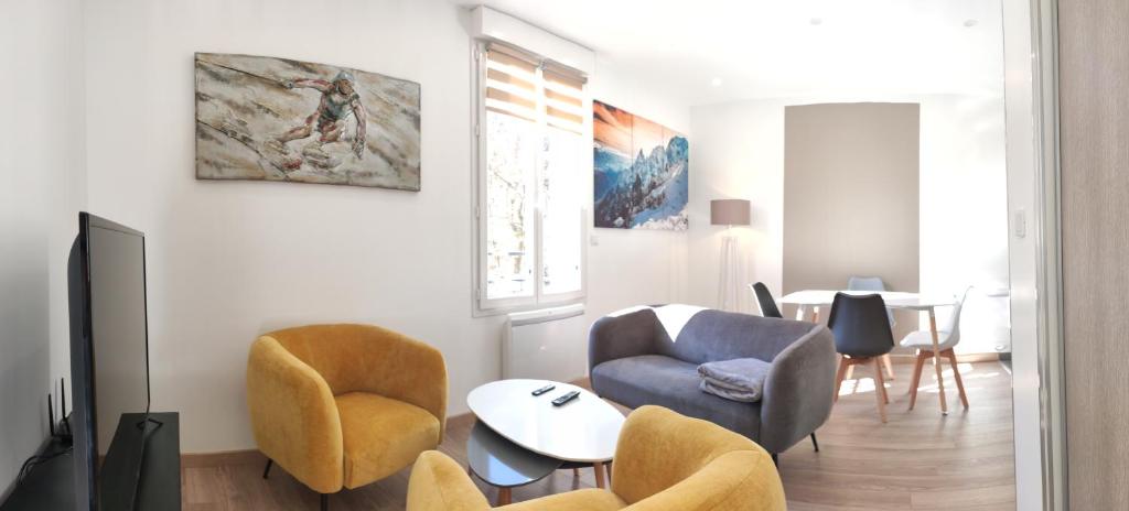 Joli appartement rénové avec terrasse 14 Route de Fontaine, 73570 Brides-les-Bains