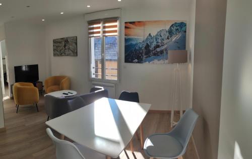 Joli appartement rénové avec terrasse