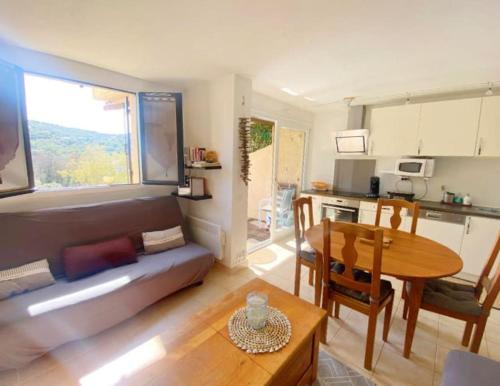 Joli appartement situé à 8min à pied de la mer