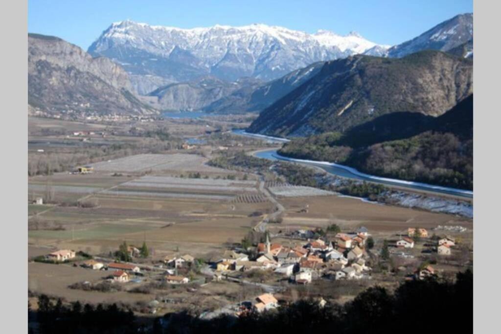 Appartement Joli appartement T2 au village de Rochebrune 05190 place la placette D56 05190 Rochebrune
