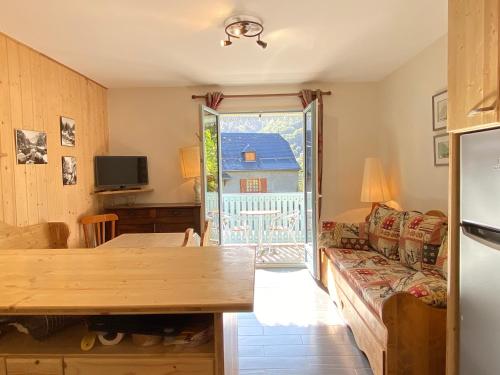 Joli chalet 60m2 proche du centre. parking. balcon