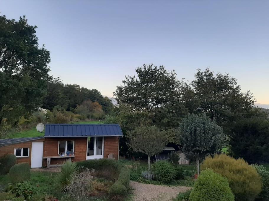 Joli chalet de jardin Toul ar Groas, 29410 Le Cloître-Saint-Thégonnec