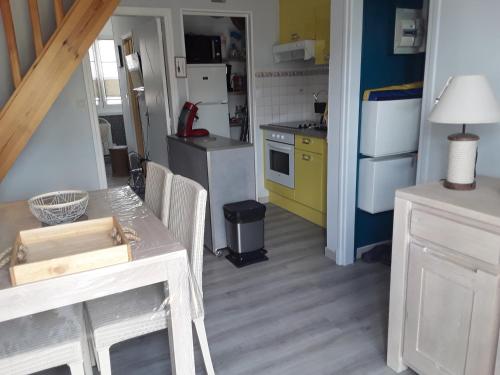 joli duplex proche commerces et mer