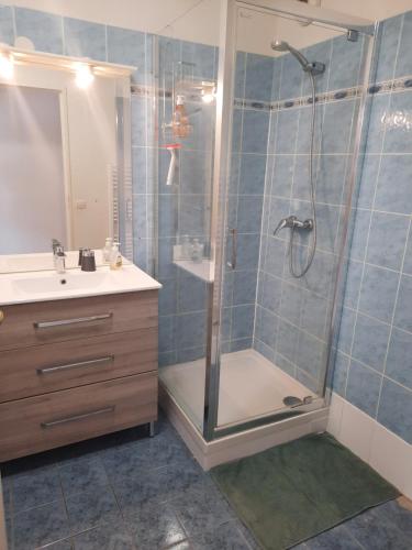 joli F2 46m2 menton centre, balcon,parking