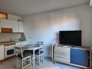 joli F2 46m2 menton centre, balcon,parking