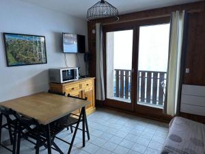 Joli studio 4 Pers 30m des pistes balcon plein Sud au Pieds des Pistes B27- DRAPS NON COMPRIS