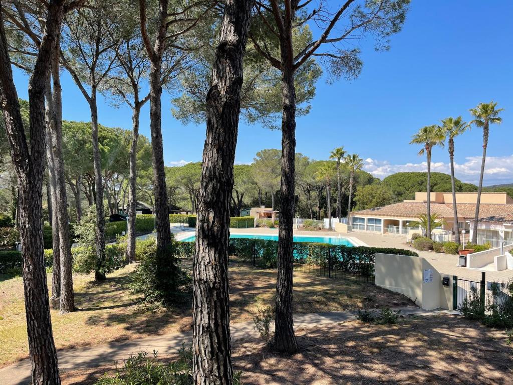 Appartement Joli Studio 4 perS- golf de Valescure St Raphael 90 Allée Muirfield 83700 Valescure