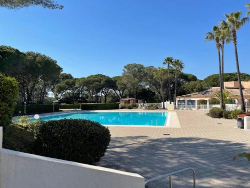 Joli Studio 4 perS- golf de Valescure St Raphael