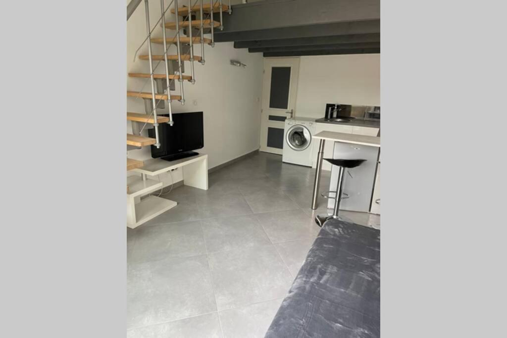 Appartement Joli studio avec jacuzzi et terrasse privée 181 Route d'Aujargues 30250 Junas