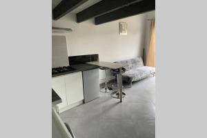 Appartement Joli studio avec jacuzzi et terrasse privée 181 Route d'Aujargues 30250 Junas Languedoc-Roussillon